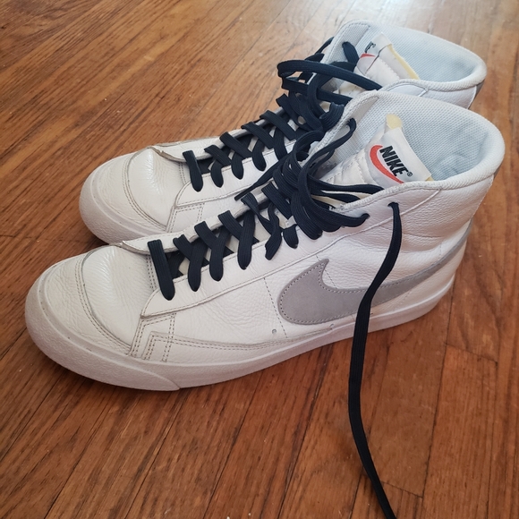 Nike mens Blazer Mid 77 Vintage - Picture 2 of 4